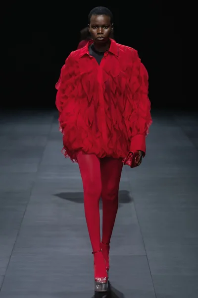 Look 32